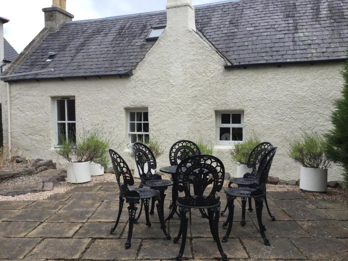 Three-Bedroom Old Cottage Free Parking Inverness Eksteriør billede
