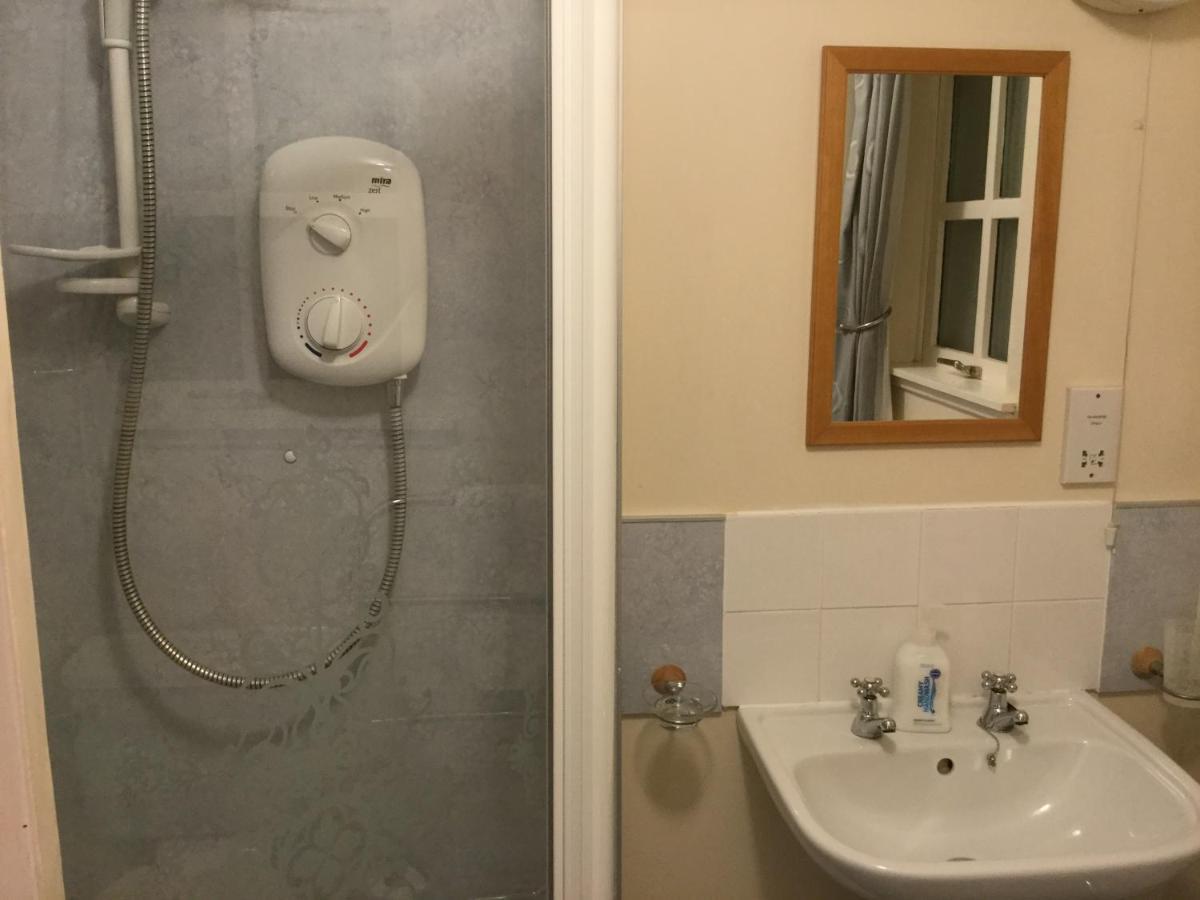 Three-Bedroom Old Cottage Free Parking Inverness Eksteriør billede