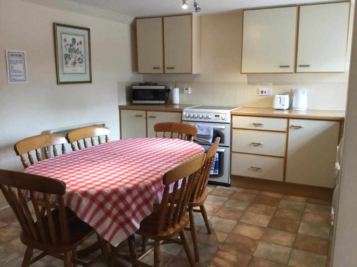 Three-Bedroom Old Cottage Free Parking Inverness Eksteriør billede