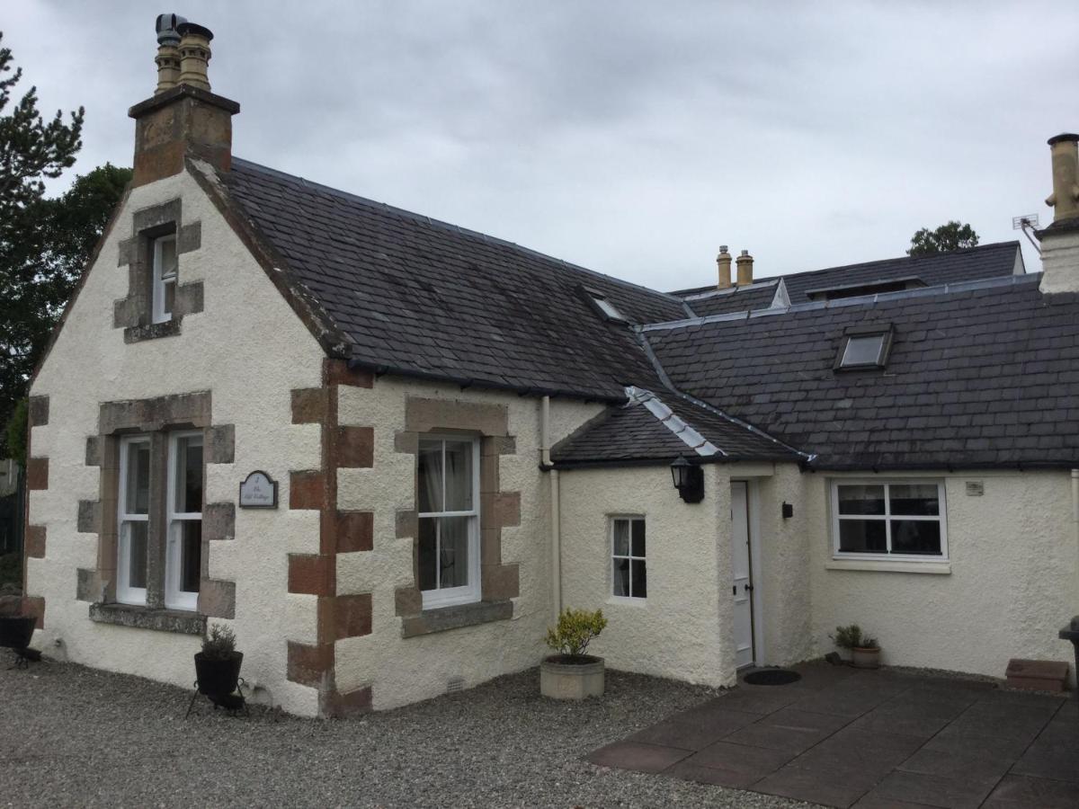 Three-Bedroom Old Cottage Free Parking Inverness Eksteriør billede