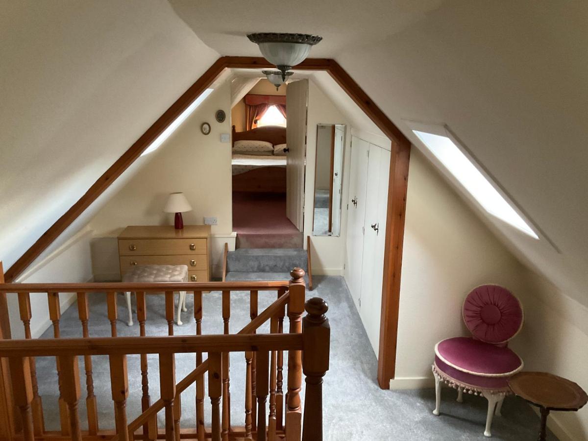 Three-Bedroom Old Cottage Free Parking Inverness Eksteriør billede