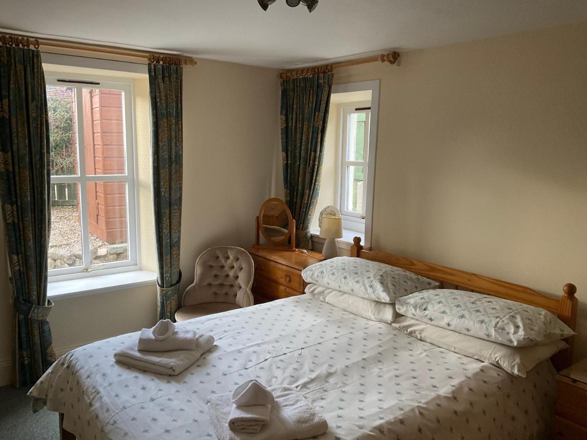 Three-Bedroom Old Cottage Free Parking Inverness Eksteriør billede