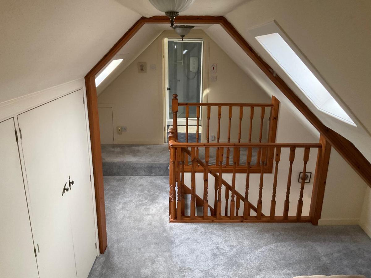 Three-Bedroom Old Cottage Free Parking Inverness Eksteriør billede